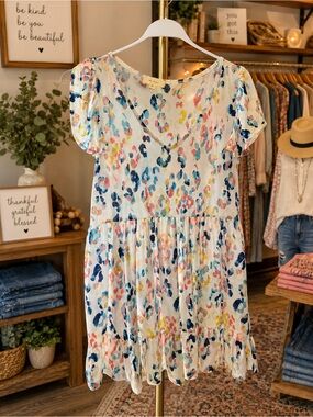 V-Neck Short Sleeve Tiered Blouse in Multi-Color Print